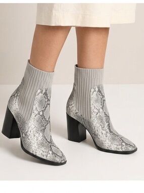 Stylish Snake Print Ankle Boots